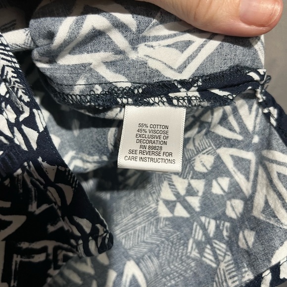 Breckenridge sleeveless blouse EUC - Picture 5 of 9